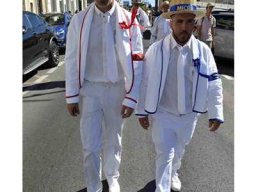 2022 08 défilé lourds Saint Louis